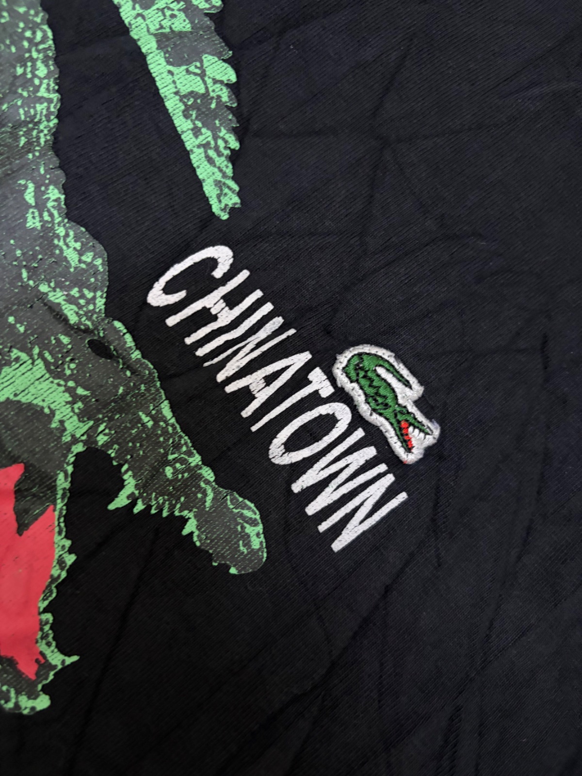 Lacoste Chinatown Crocodile Oversized Graphic T-Shirt Black Size M — gambar 3