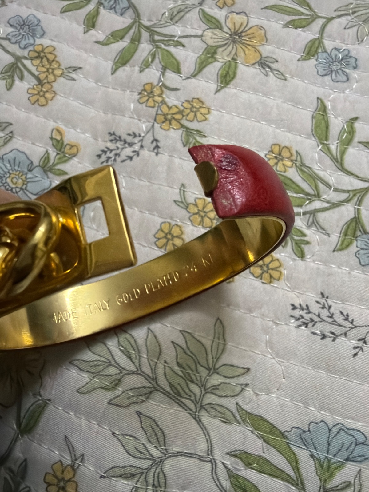 Vintage Red Leather & Gold Plated 24K Lock Cuff Bracelet — gambar 2