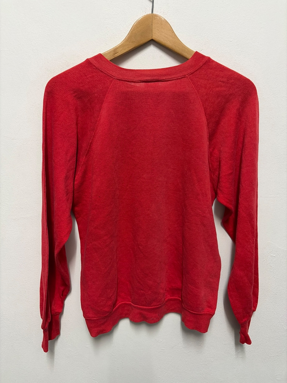 Vintage Jerzees by Russell Red Crewneck Sweatshirt S — gambar 4