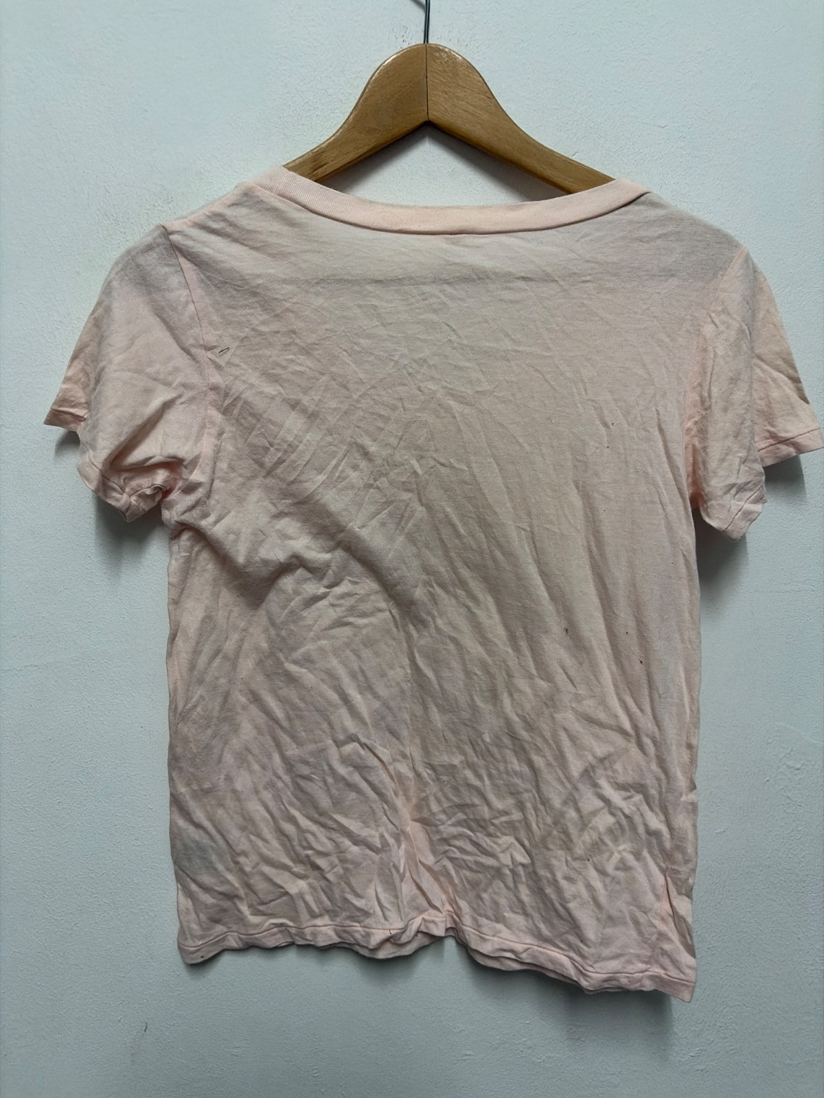 Sunao Kuwahara Pink Graphic Tee with Animal Applique — gambar 3