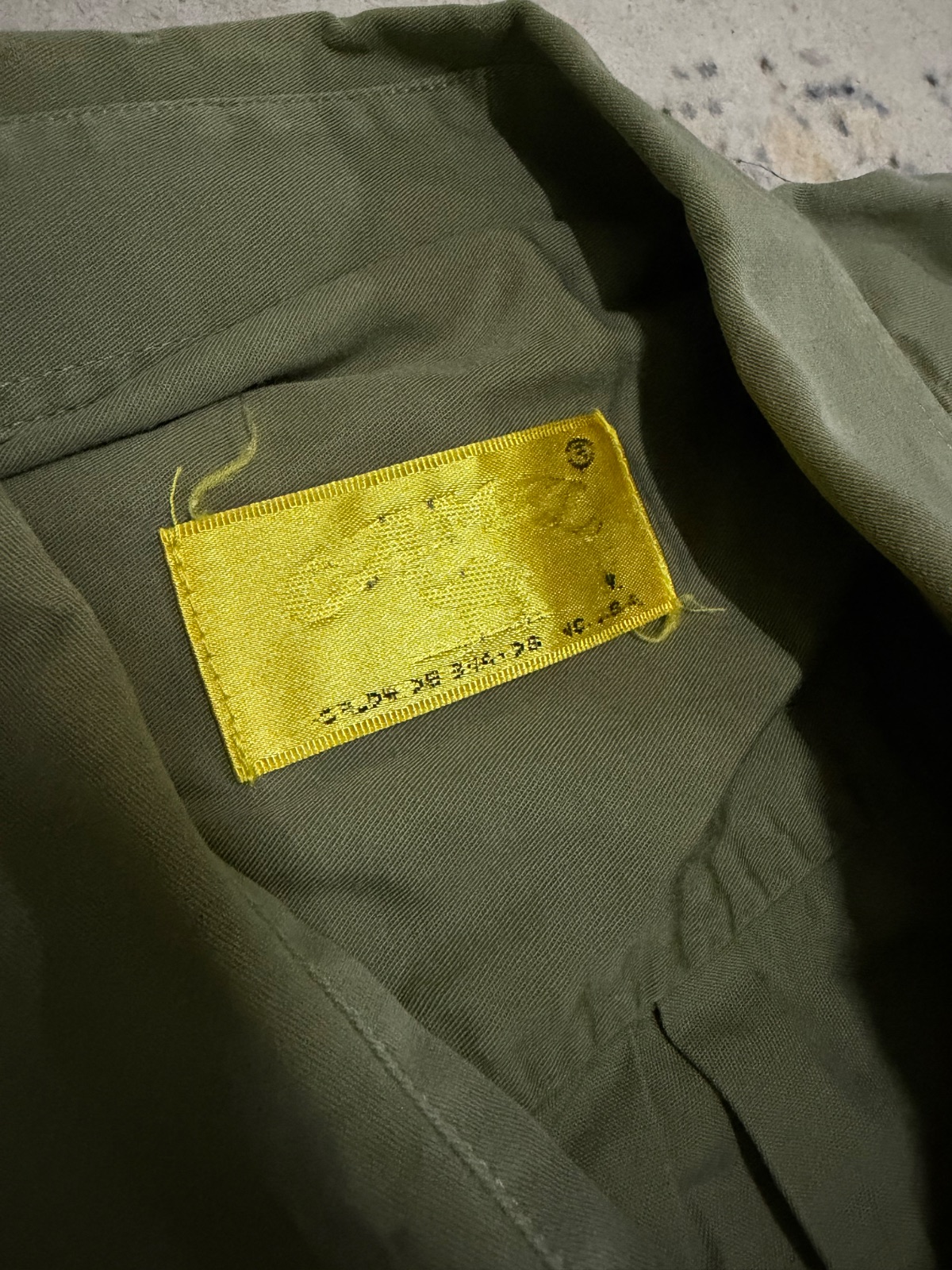 Vintage Camel Utility Military Long Sleeve Shirt Olive Green Embroidery — gambar 3