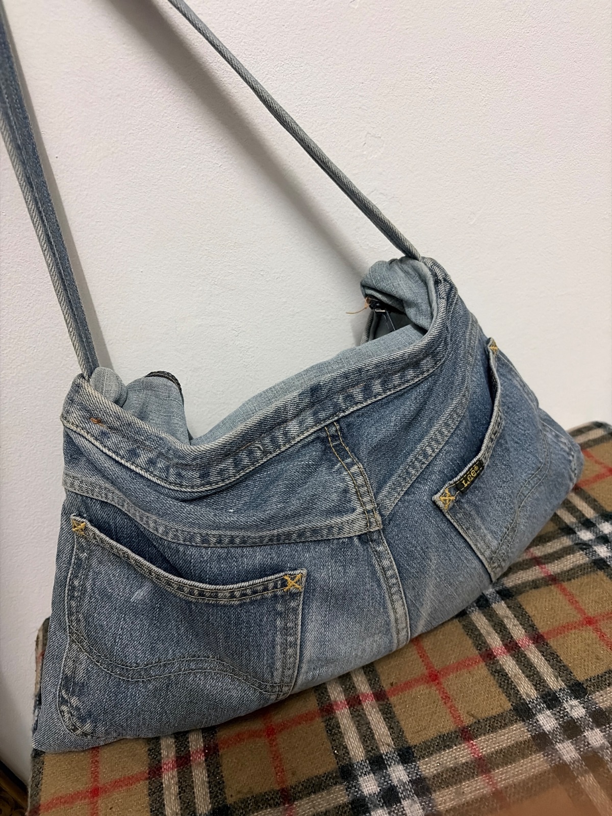 Upcycled Lee Riders Denim Jeans Shoulder Bag Vintage Handmade — gambar 3