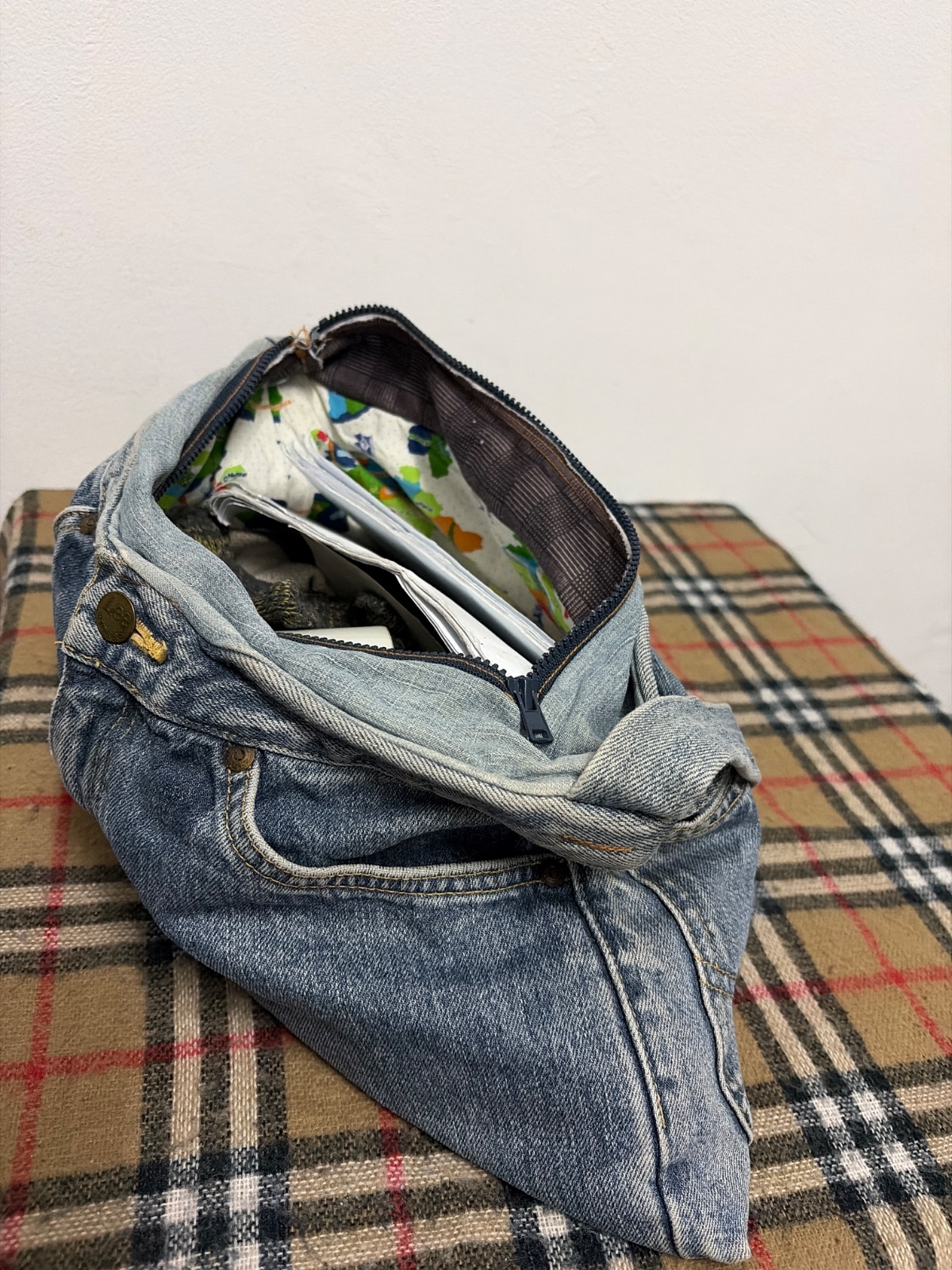 Upcycled Lee Riders Denim Jeans Shoulder Bag Vintage Handmade — gambar 5
