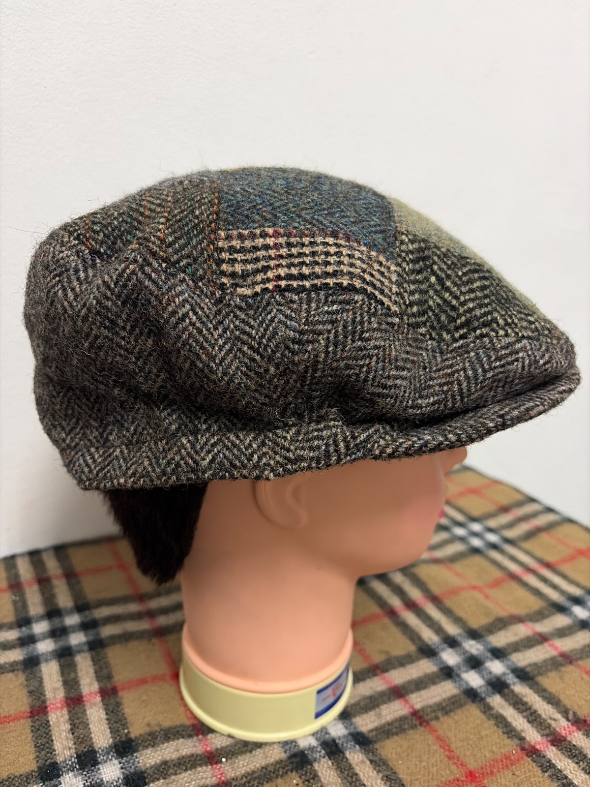 Compleat Tweed Melbourne Harris Tweed Patchwork Newsboy Cap XXL Australia — gambar 2