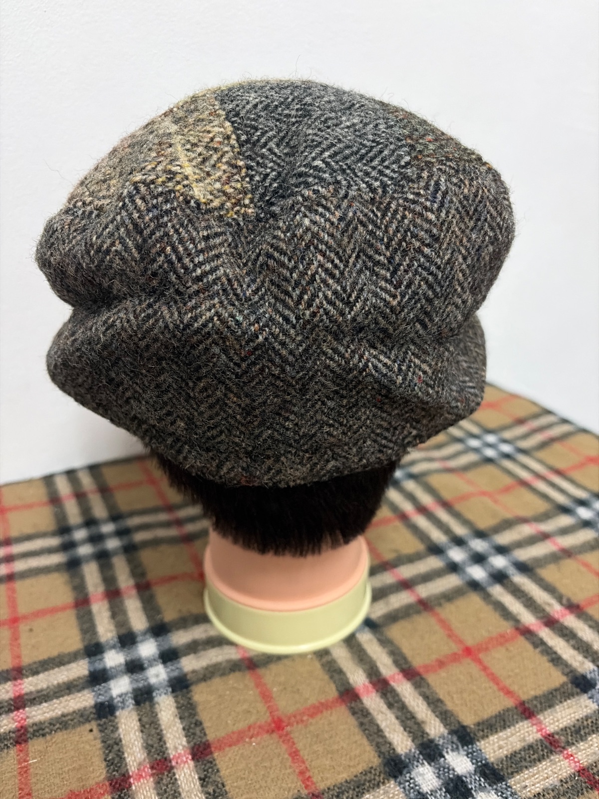 Compleat Tweed Melbourne Harris Tweed Patchwork Newsboy Cap XXL Australia — gambar 3