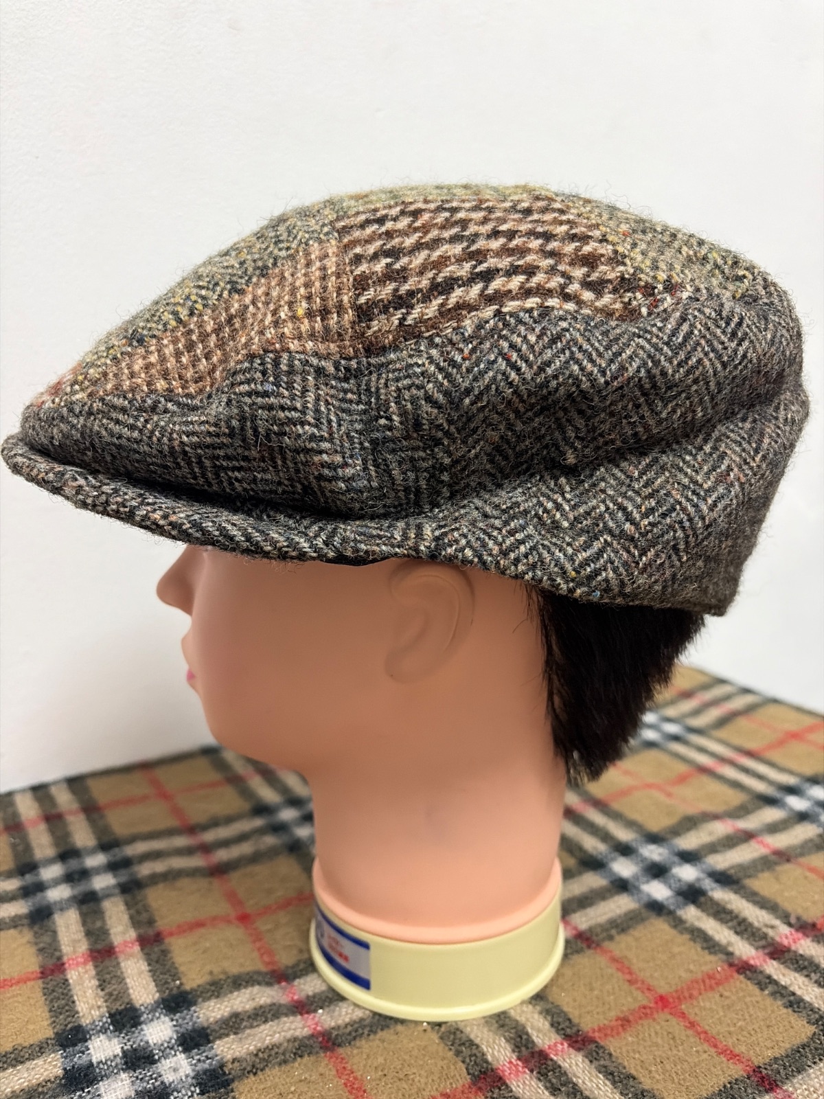 Compleat Tweed Melbourne Harris Tweed Patchwork Newsboy Cap XXL Australia — gambar 4