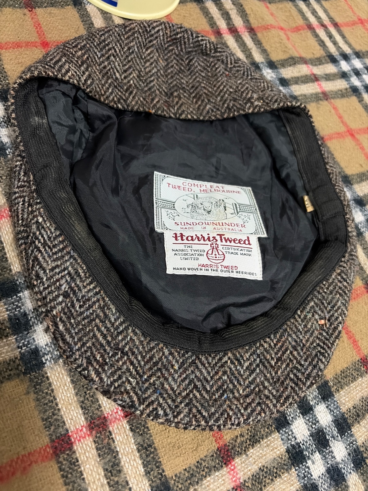 Compleat Tweed Melbourne Harris Tweed Patchwork Newsboy Cap XXL Australia — gambar 5