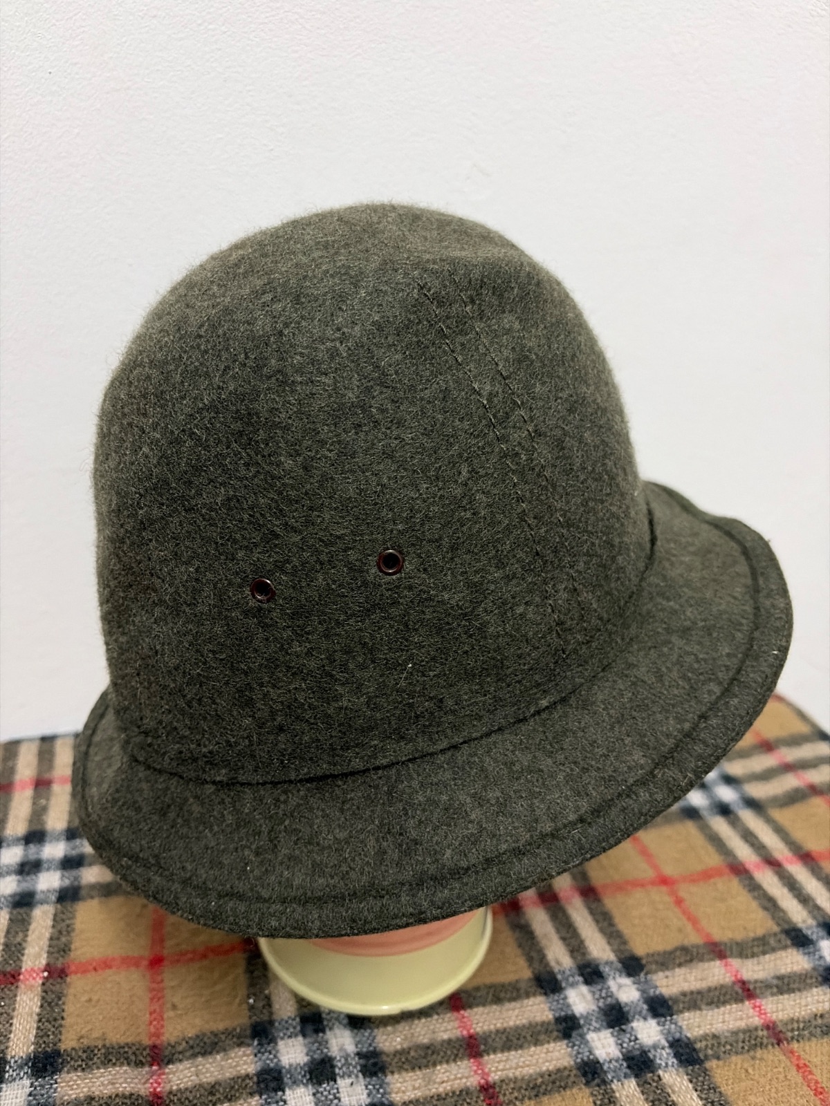 Vintage Olive Green Wool Felt Military Style Hat – Old Field Outdoor Cap — gambar 3