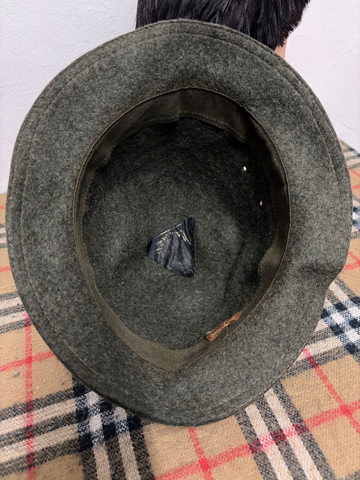 Vintage Olive Green Wool Felt Military Style Hat – Old Field Outdoor Cap — gambar 4