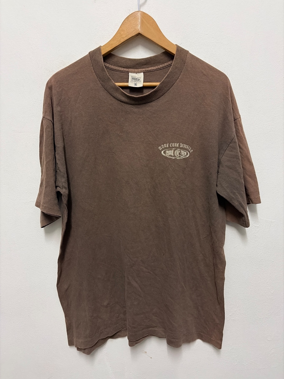 Vintage MCD More Core Division Brown Graphic T-Shirt Made in USA L — gambar 2