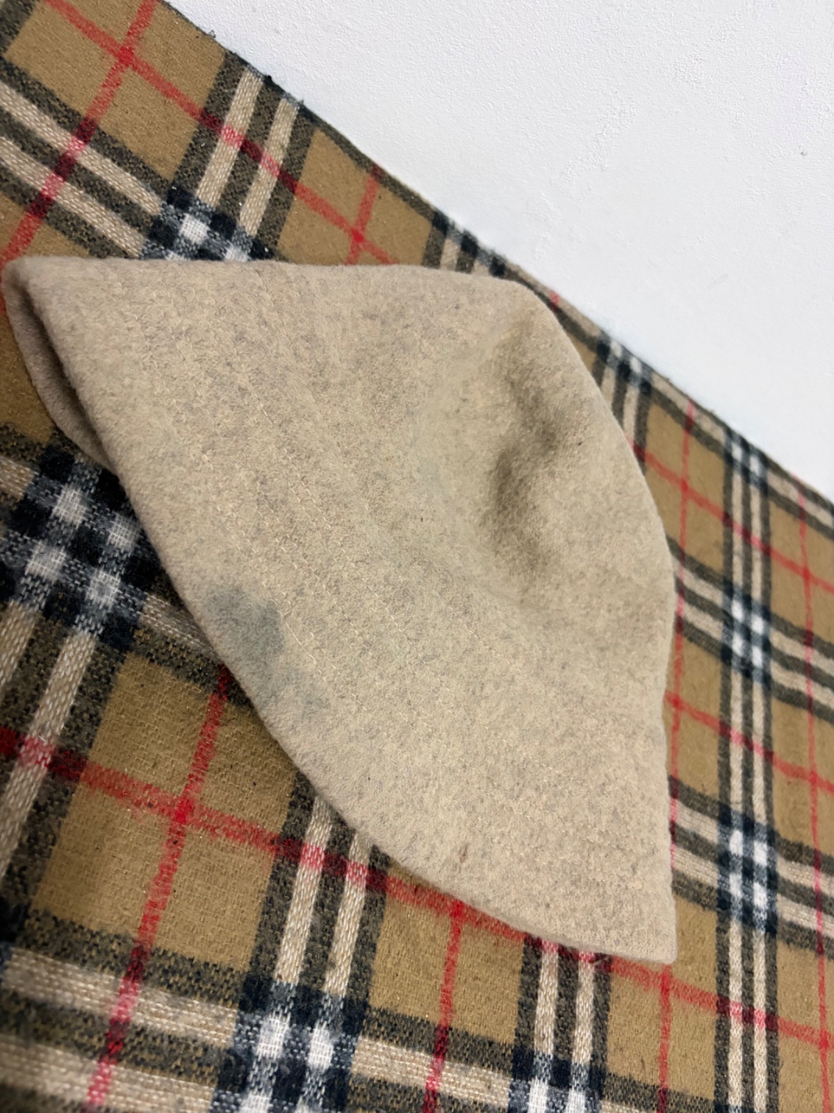 Vintage Lancel Paris 100% Wool Bucket Hat Beige Size 57.5cm — gambar 2