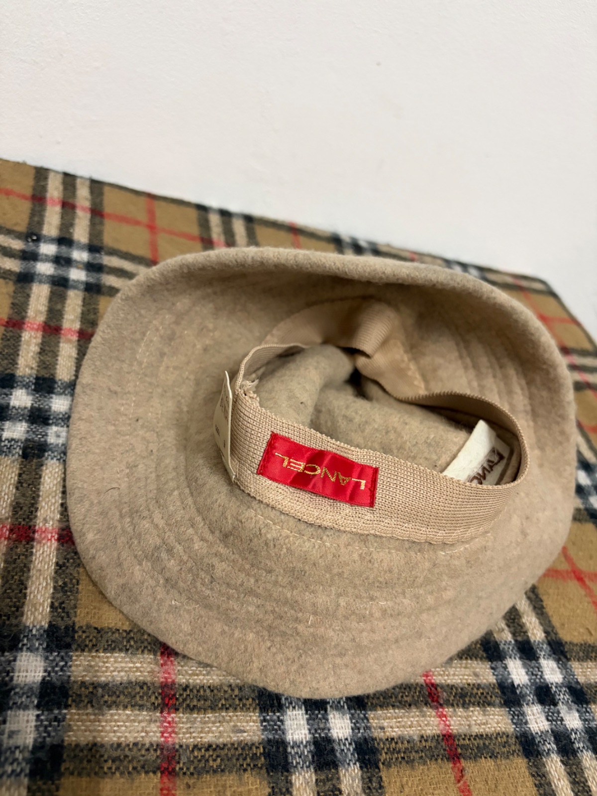 Vintage Lancel Paris 100% Wool Bucket Hat Beige Size 57.5cm — gambar 4